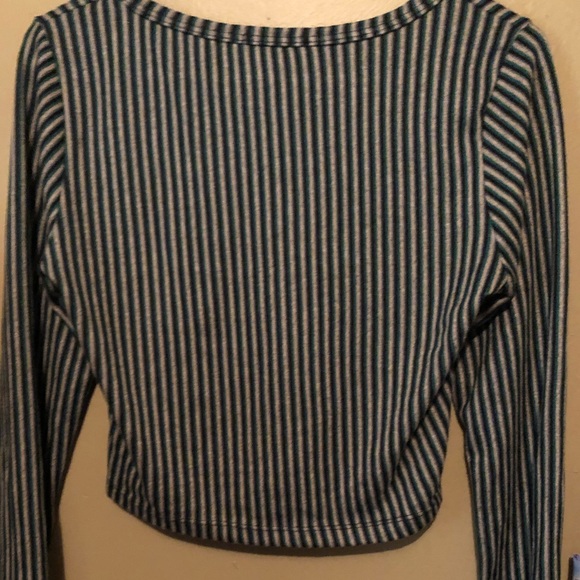 Multi colored crop shirt - Picture 3 of 3